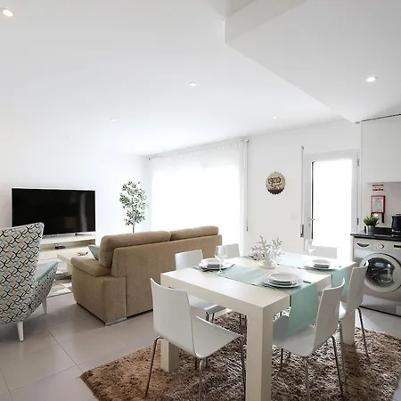 Light House With Swimming Pool Appartement *