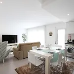 Light House With Swimming Pool Apartment *