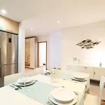 Apartment Light House With Swimming Pool *