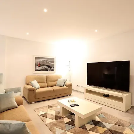 Apartment Light House With Swimming Pool *