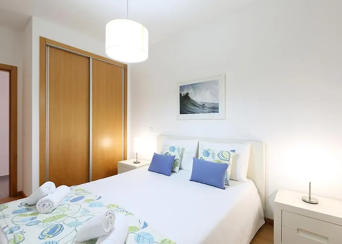 Light House With Swimming Pool Apartament