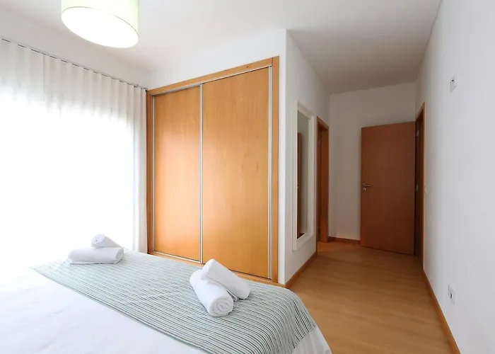 Light House With Swimming Pool Apartament