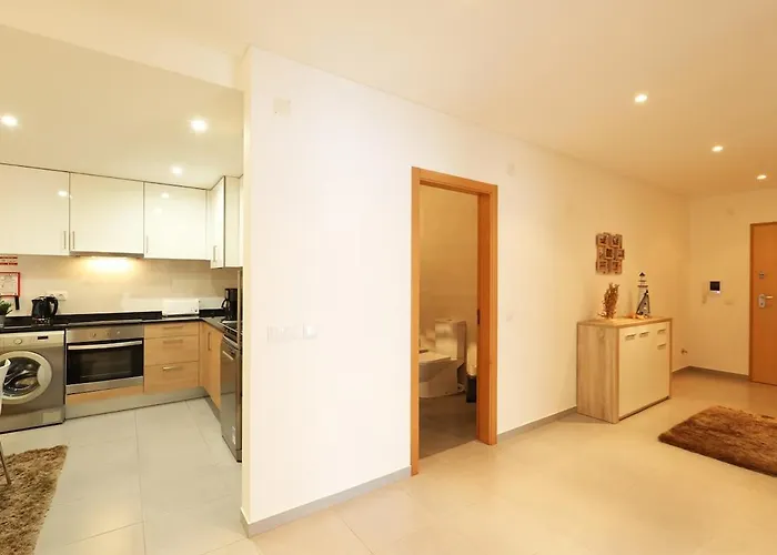 Light House With Swimming Pool *